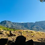 The Scenic Disa Park Apartment, Table Mountain, City & Ocean Views